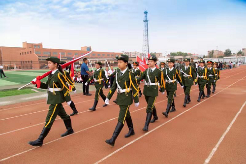 鄂托克旗实验小学军事演练开启第一课